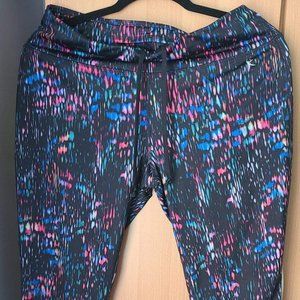 Danskin Now Capri Leggings